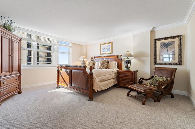 5440 N Ocean Drive 907, Singer Island, FL 33404