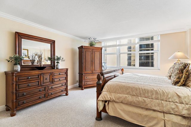 5440 N Ocean Drive 907, Singer Island, FL 33404