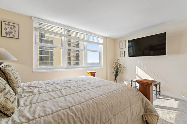 5440 N Ocean Drive 907, Singer Island, FL 33404