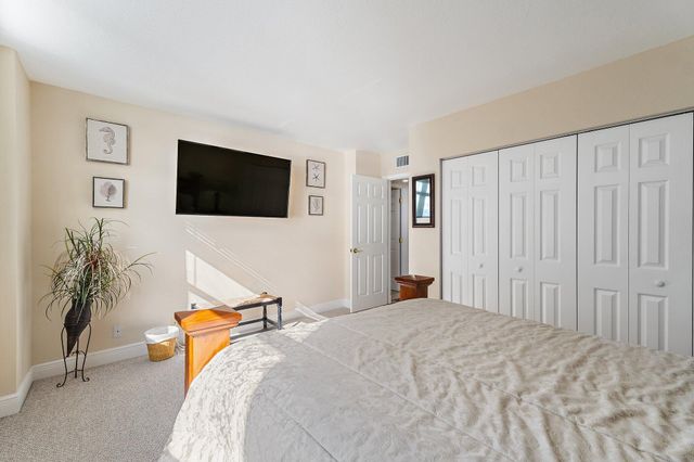 5440 N Ocean Drive 907, Singer Island, FL 33404