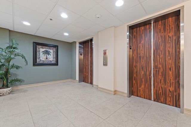 5440 N Ocean Drive 907, Singer Island, FL 33404