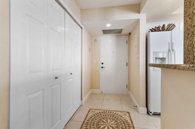 5440 N Ocean Drive 907, Singer Island, FL 33404