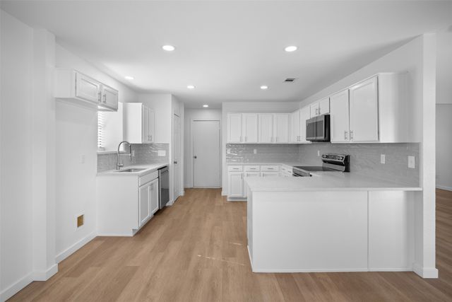 6111 Maple Leaf Drive, Arlington, TX 76017