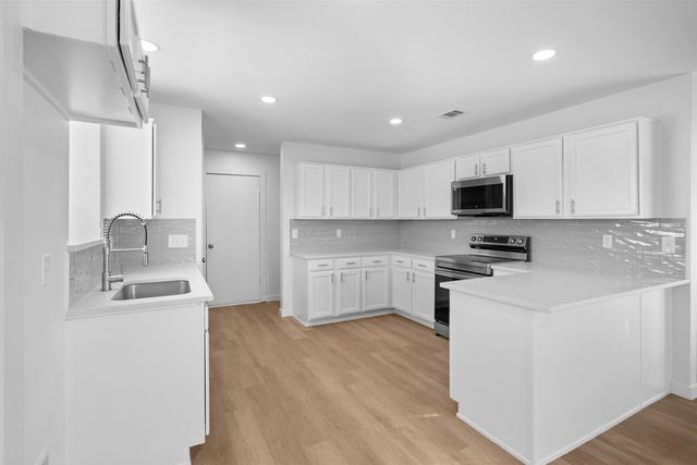 6111 Maple Leaf Drive, Arlington, TX 76017