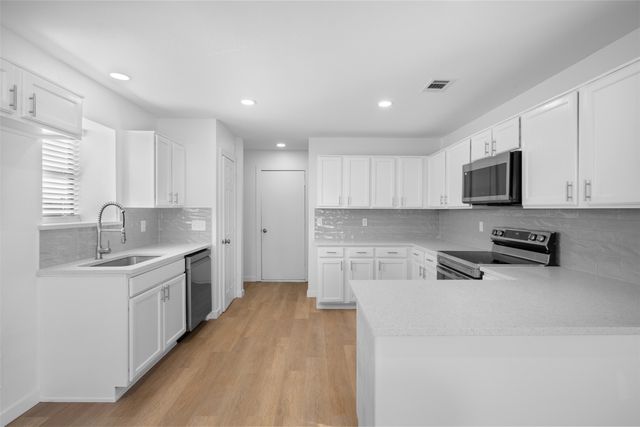 6111 Maple Leaf Drive, Arlington, TX 76017