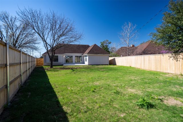 6111 Maple Leaf Drive, Arlington, TX 76017