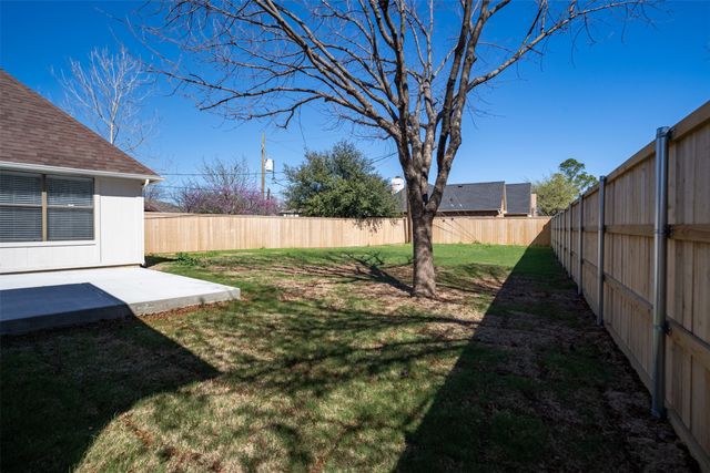 6111 Maple Leaf Drive, Arlington, TX 76017