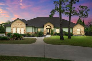 104 Woodland CT, Bastrop, TX 78602