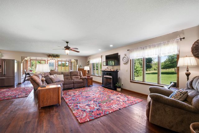 1505 N Etna Road, Huntington, IN 46750