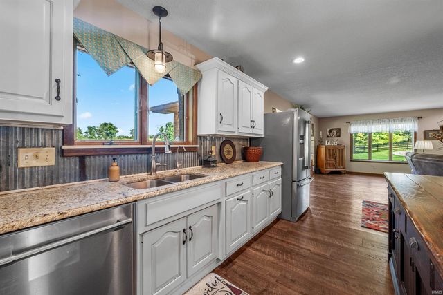 1505 N Etna Road, Huntington, IN 46750