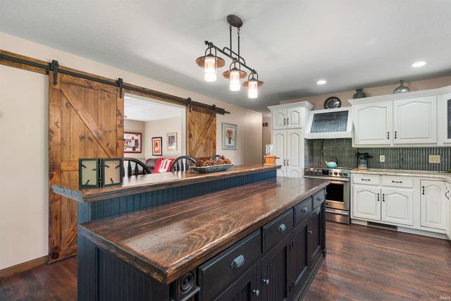 1505 N Etna Road, Huntington, IN 46750