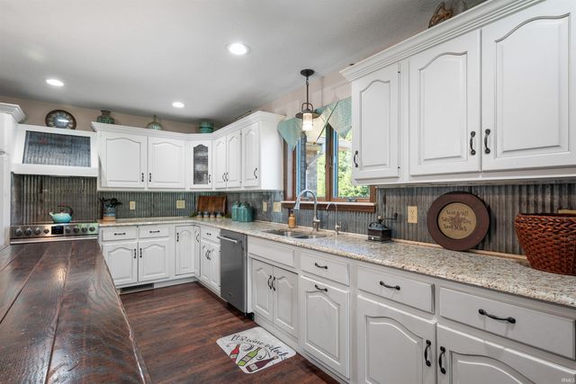 1505 N Etna Road, Huntington, IN 46750