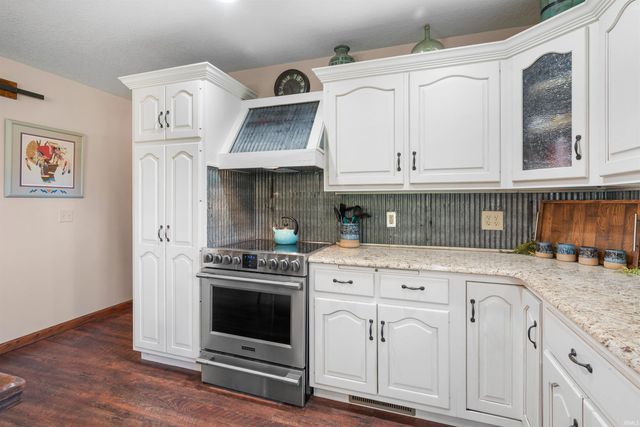1505 N Etna Road, Huntington, IN 46750