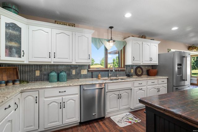 1505 N Etna Road, Huntington, IN 46750