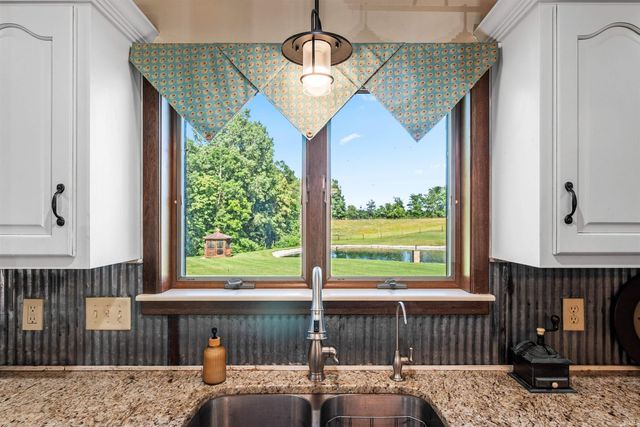 1505 N Etna Road, Huntington, IN 46750