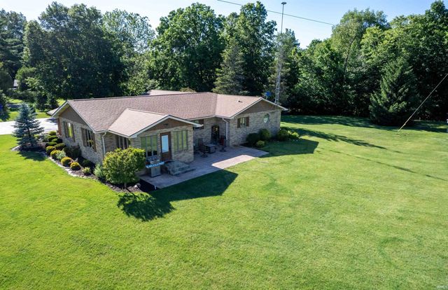 1505 N Etna Road, Huntington, IN 46750