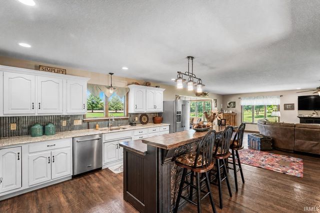 1505 N Etna Road, Huntington, IN 46750