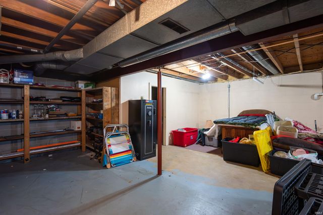 1505 N Etna Road, Huntington, IN 46750