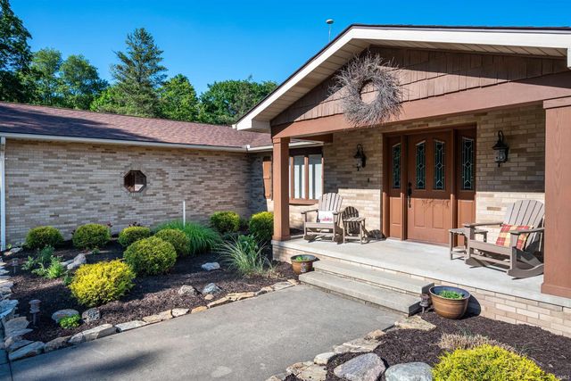 1505 N Etna Road, Huntington, IN 46750