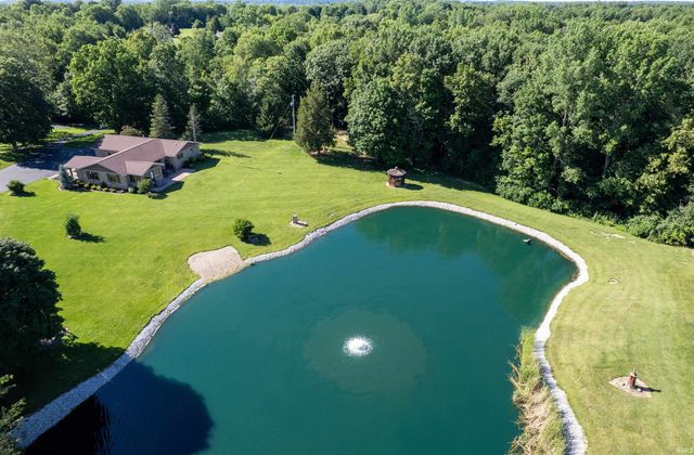 1505 N Etna Road, Huntington, IN 46750