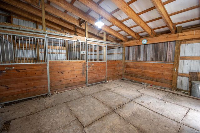 1505 N Etna Road, Huntington, IN 46750