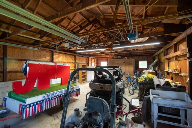 1505 N Etna Road, Huntington, IN 46750