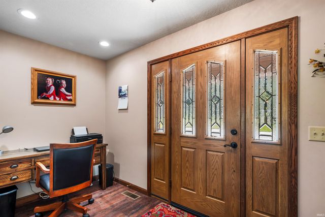 1505 N Etna Road, Huntington, IN 46750