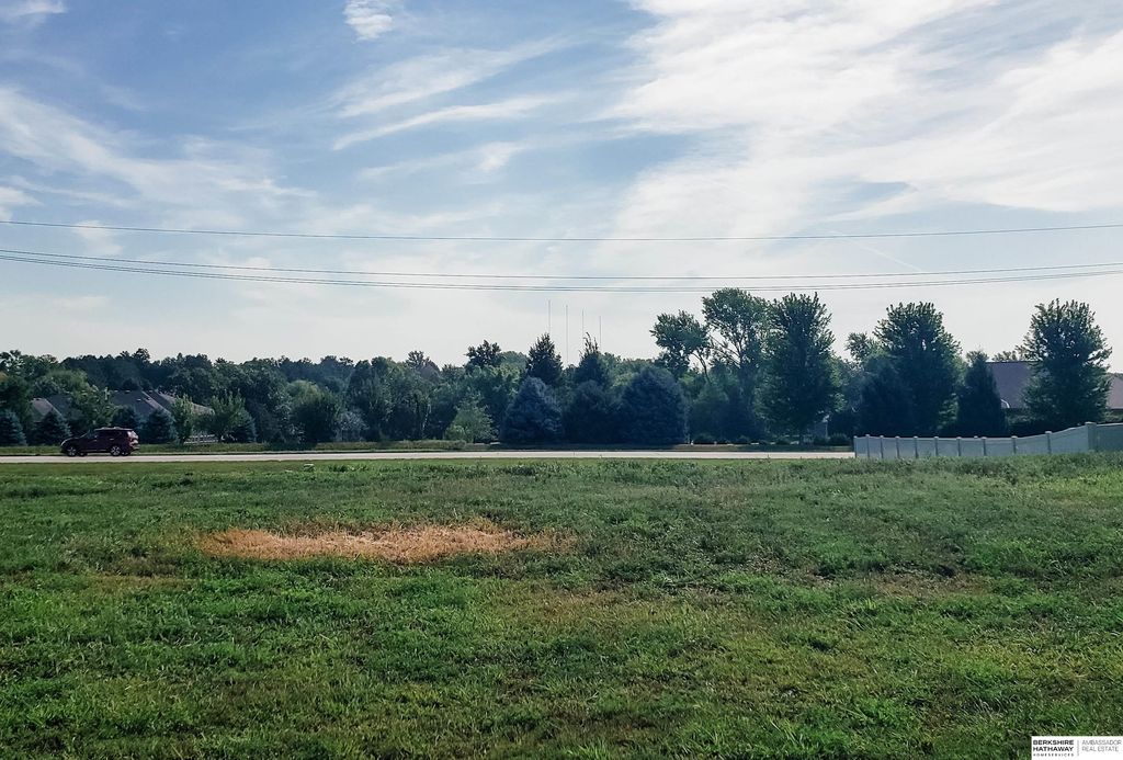12703 S 73rd Street, Papillion, NE 68046