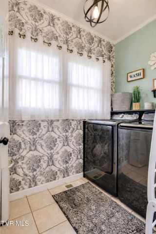 127 West Lake Drive, Rogersville, TN 37857
