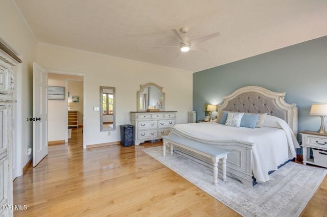 127 West Lake Drive, Rogersville, TN 37857