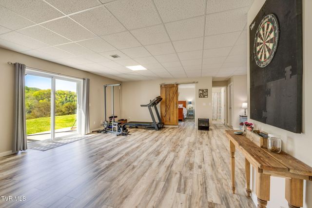 127 West Lake Drive, Rogersville, TN 37857