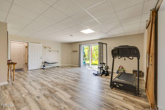 127 West Lake Drive, Rogersville, TN 37857