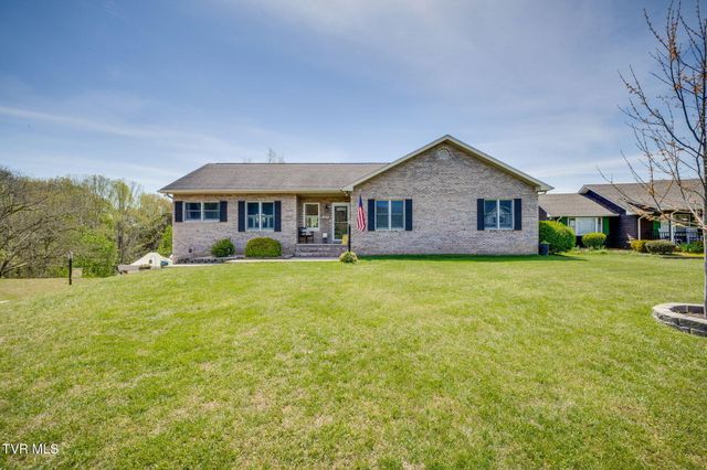 127 West Lake Drive, Rogersville, TN 37857