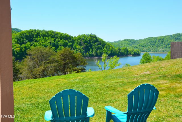 127 West Lake Drive, Rogersville, TN 37857