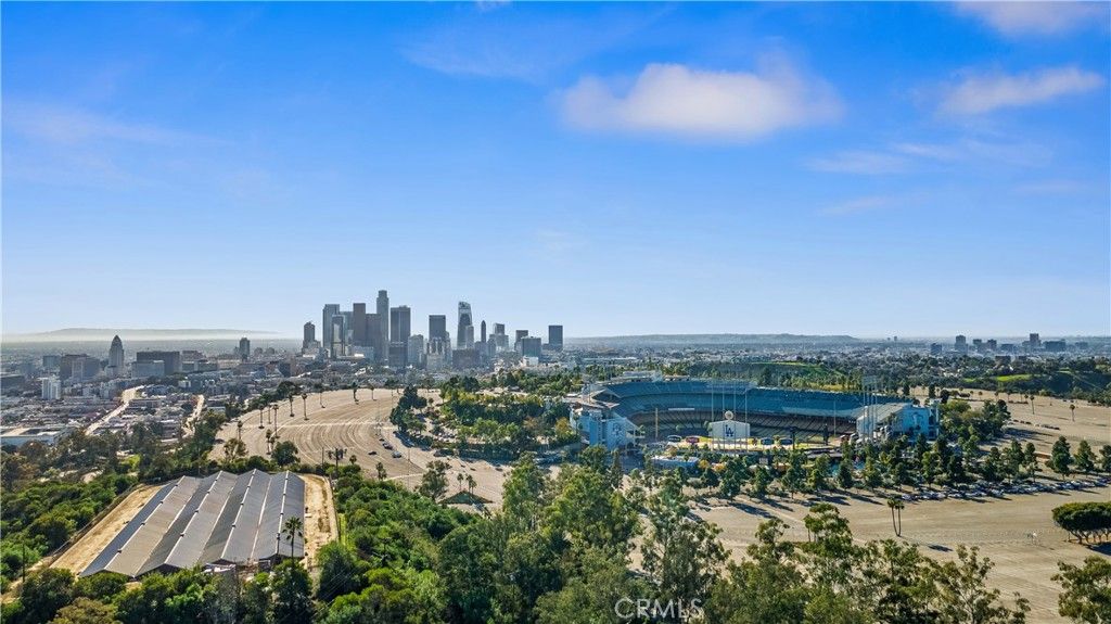 Image 5 of property listing at 744 AMADOR, Los Angeles, CA 90012