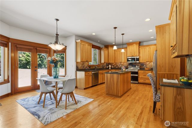 30217 Retreat Kanaskat Road SE, Ravensdale, WA 98051