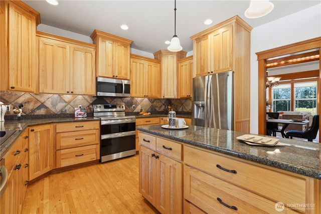 30217 Retreat Kanaskat Road SE, Ravensdale, WA 98051