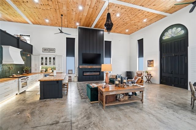 26 E South Street, Harveysburg, OH 45032