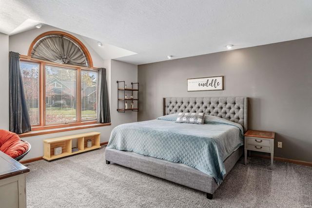 10625 Lone Eagle Way, Fort Wayne, IN 46845