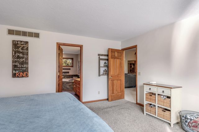 10625 Lone Eagle Way, Fort Wayne, IN 46845