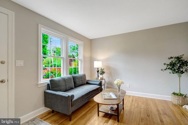 4789 21ST RD N, Arlington, VA 22207