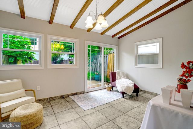 4789 21ST RD N, Arlington, VA 22207