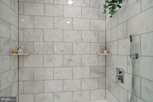 4789 21ST RD N, Arlington, VA 22207