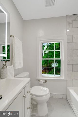 4789 21ST RD N, Arlington, VA 22207