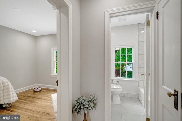 4789 21ST RD N, Arlington, VA 22207