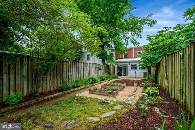 4789 21ST RD N, Arlington, VA 22207