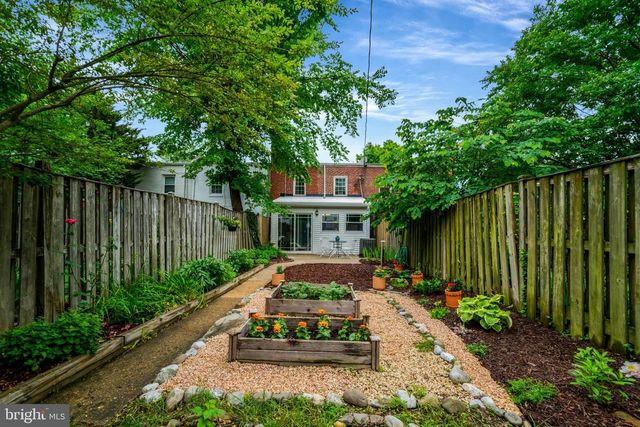 4789 21ST RD N, Arlington, VA 22207