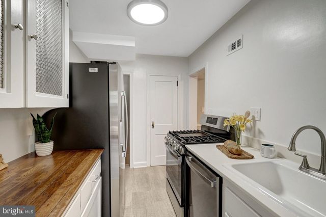 4789 21ST RD N, Arlington, VA 22207