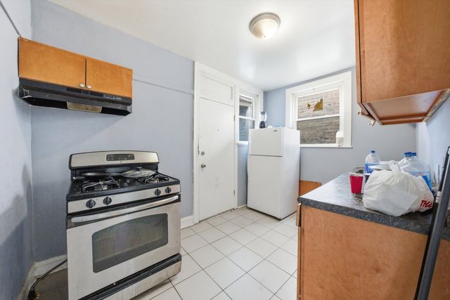 7352 S Langley Avenue, Chicago, IL 60619