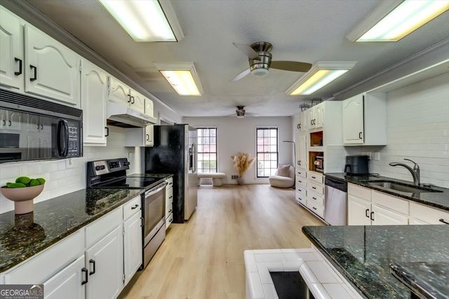 193 S Kite Lake Road, Fayetteville, GA 30214